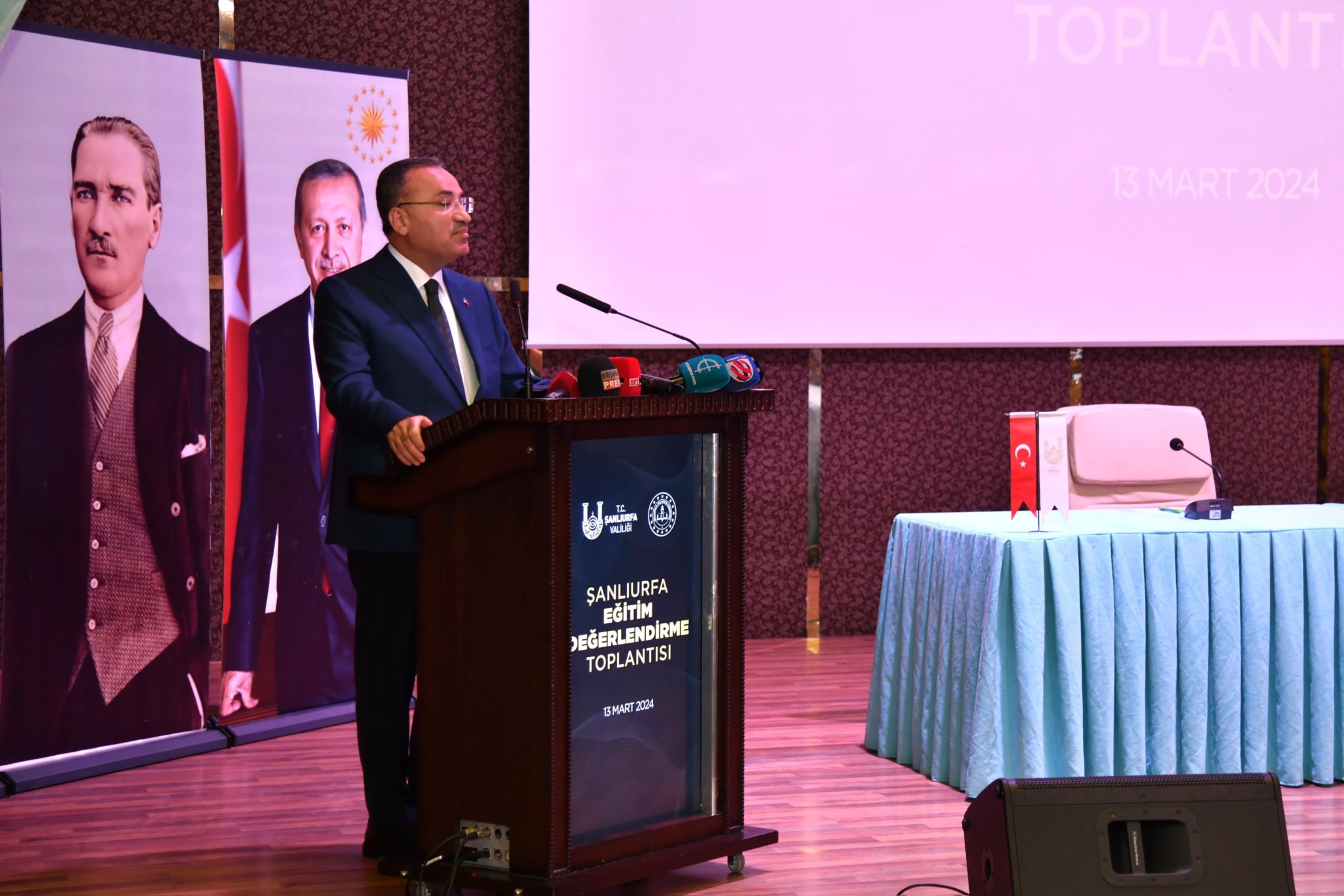 Şanlıurfa Eğitim Değerlendirme Toplantısı yapıldı!  Bozdağ'dan Şanlıurfa'ya vakıf üniversitesi sözü