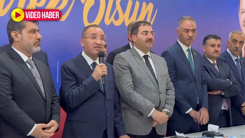 Bozdağ Şanlıurfa'da partililerle bayramlaşma programında konuştu: “Ortaya çıkan sonucun sorumluları bizleriz”