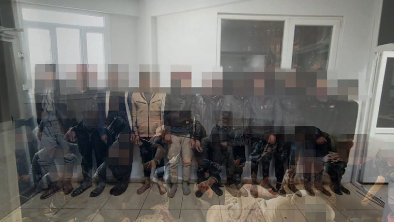 Şanlıurfa'da göçmen kaçakçılığı operasyonu: 133 kaçak göçmen yakalandı