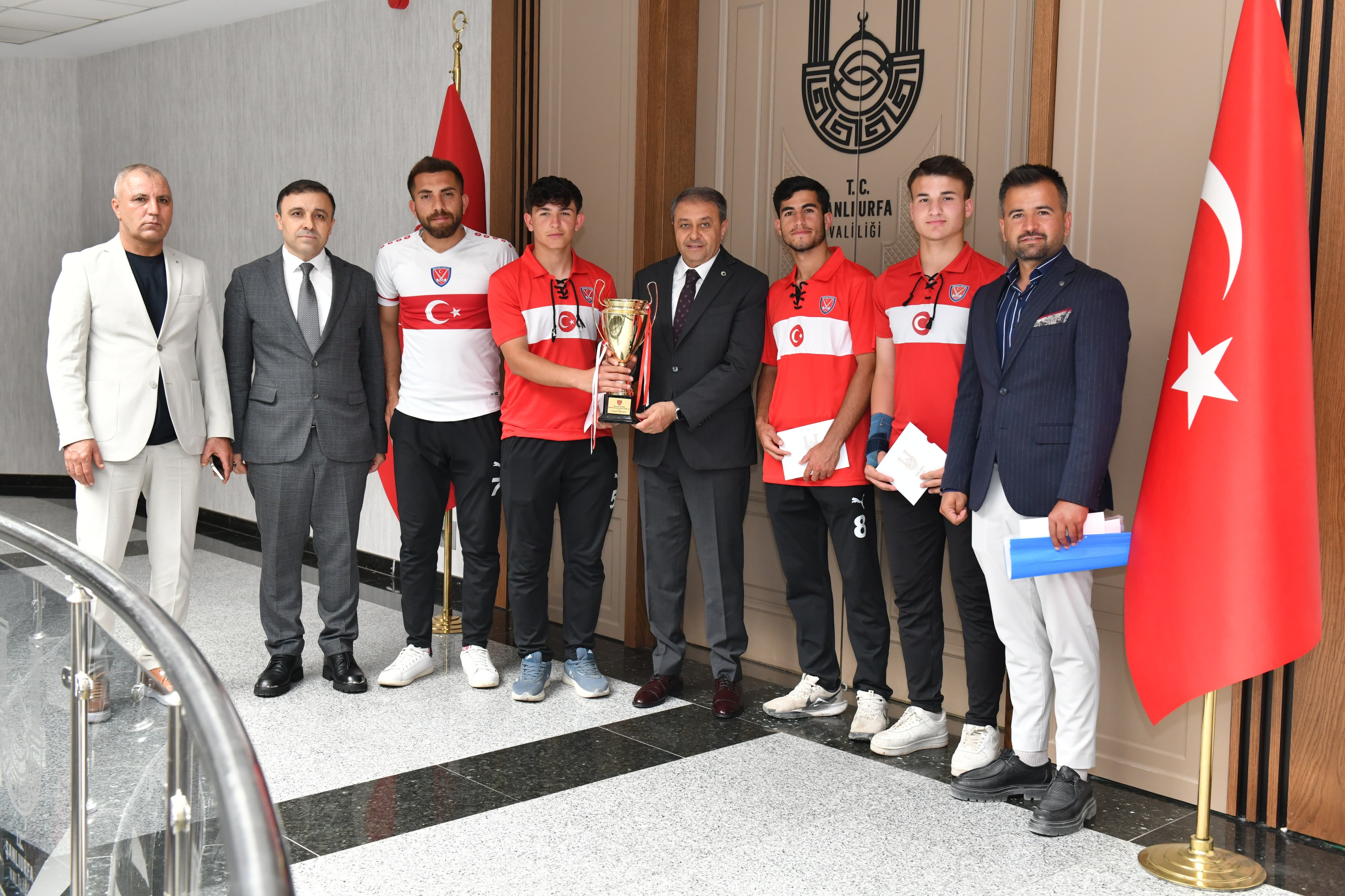 Şanlıurfa temsilcisi Play-Off öncesi valiyi ziyaret etti