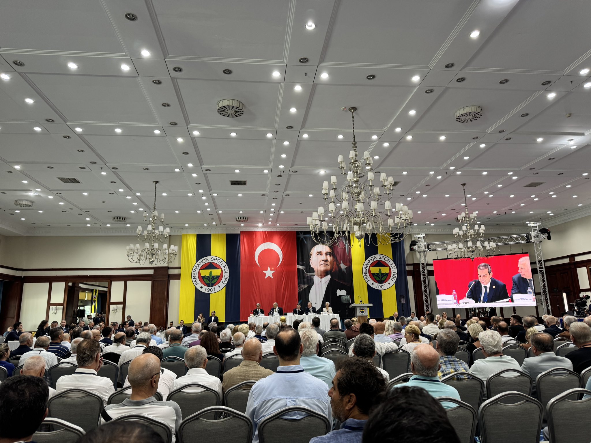 Fenerbahçe’de kaç imza toplandı? Resmi açıklama geldi