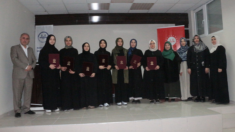 Şanlıurfa’da Kadir Gecesi'nde hafızlık belgeleri takdim edildi