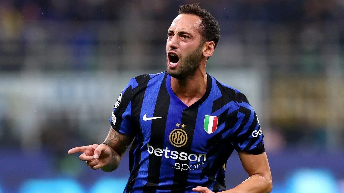 Hakan Çalhanoğlu daha düşük ücrete ezeli rakibe gidiyor
