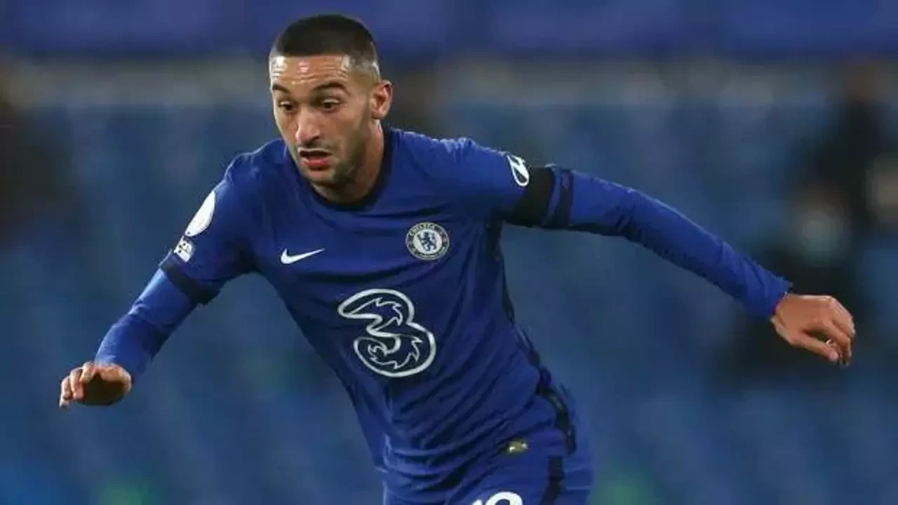 İsmi Fenerbahçe ile anılıyordu! Chelsea, Hakim Ziyech'e kadroda yer vermeyi seçti