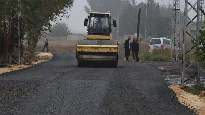 Urfa’da kırsalda yollar sathi kaplama asfaltla konforlu hale geldi