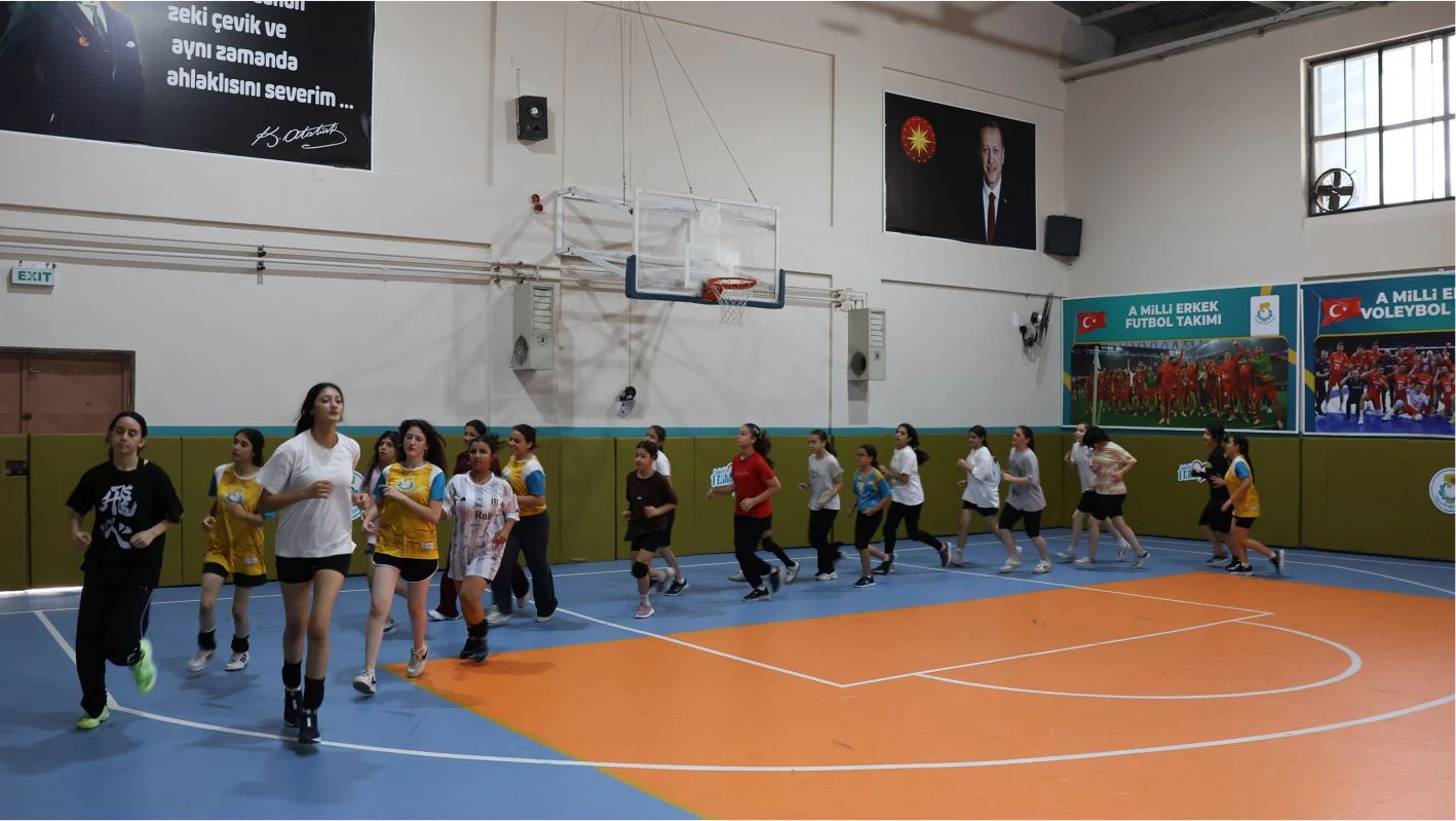 Haliliye’de geleceğin voleybolcuları yetişiyor