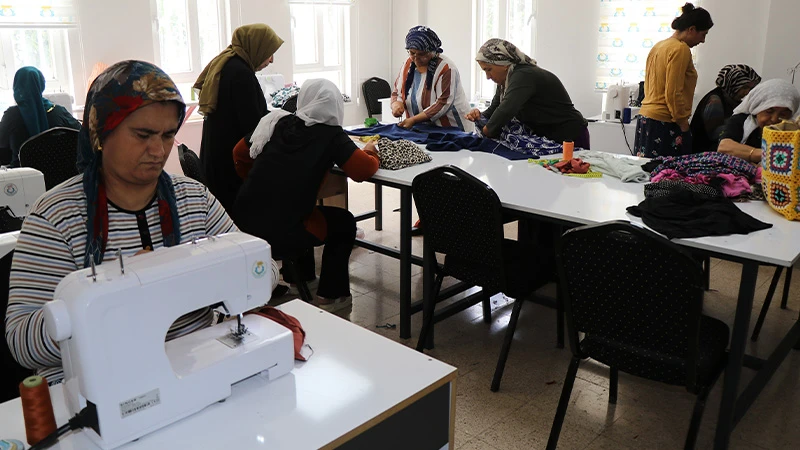 Şanlıurfa'da kadınlar hem öğreniyor hem para kazanıyor
