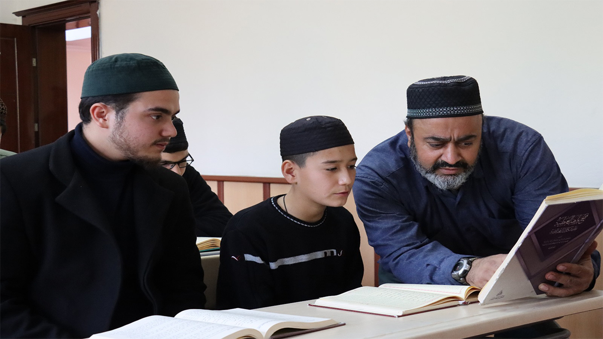 Haliliye'de örnek proje: Dünya gençleri Şanlıurfa’da hafız oluyor!