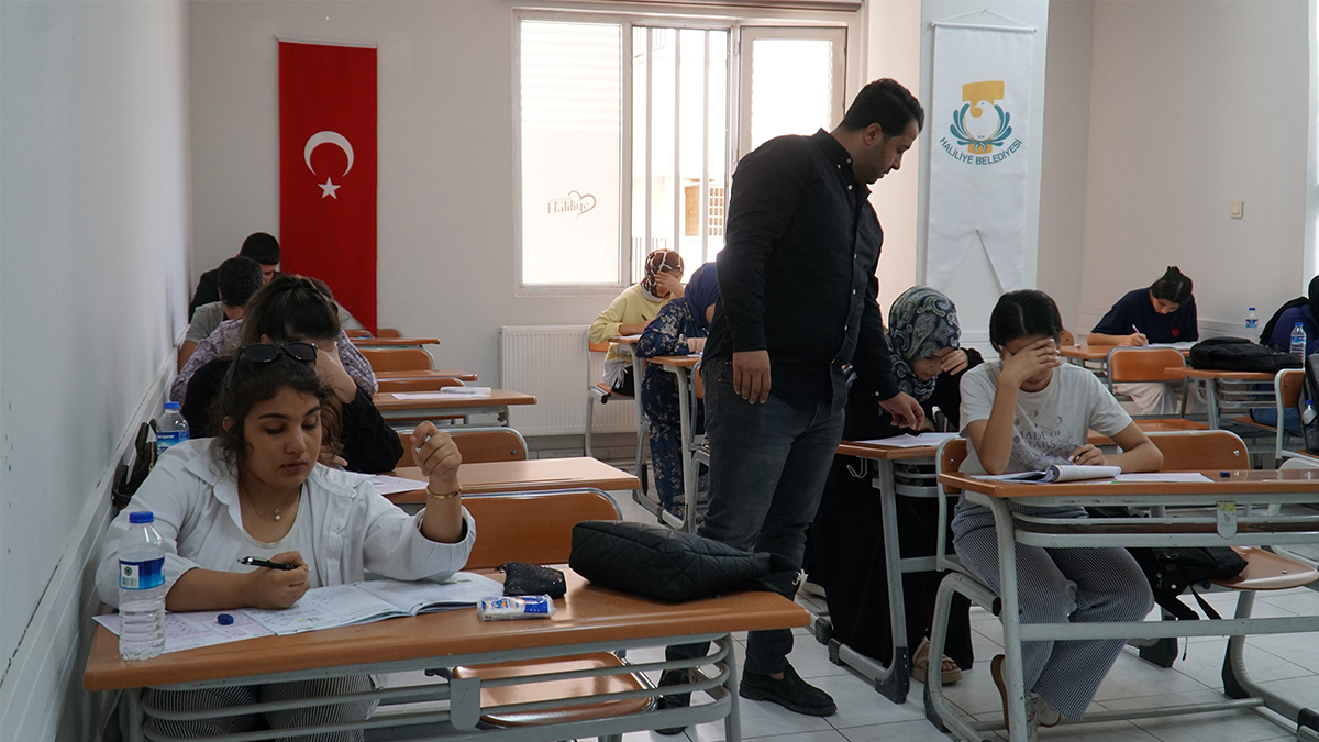 Haliliye’de üniversite adaylarına ücretsiz destek