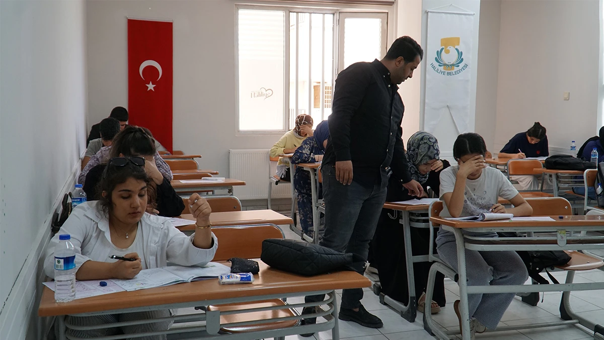 Haliliye’de üniversite adaylarına ücretsiz destek