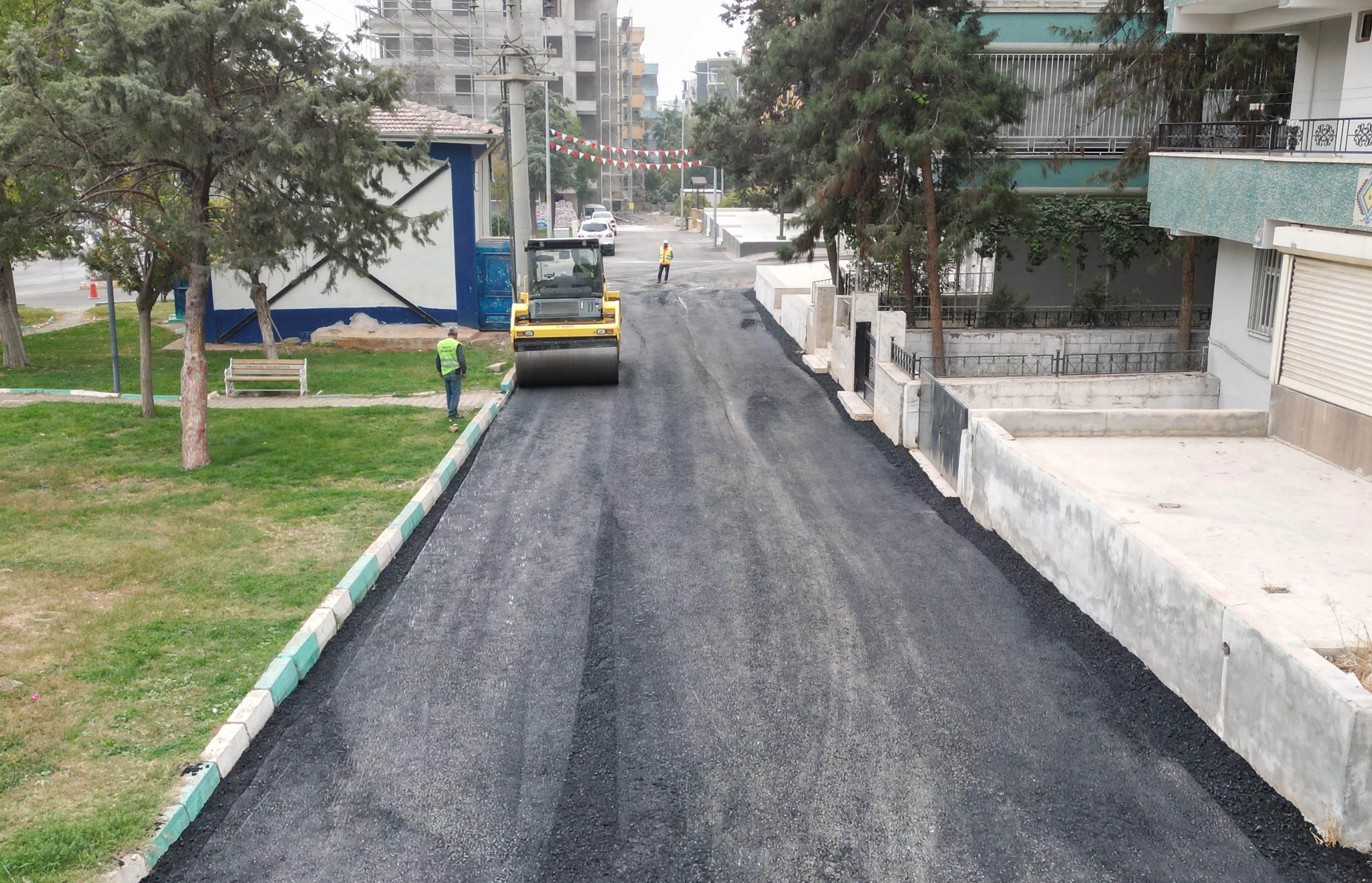 Haliliye'de yıpranan yollar yenileniyor