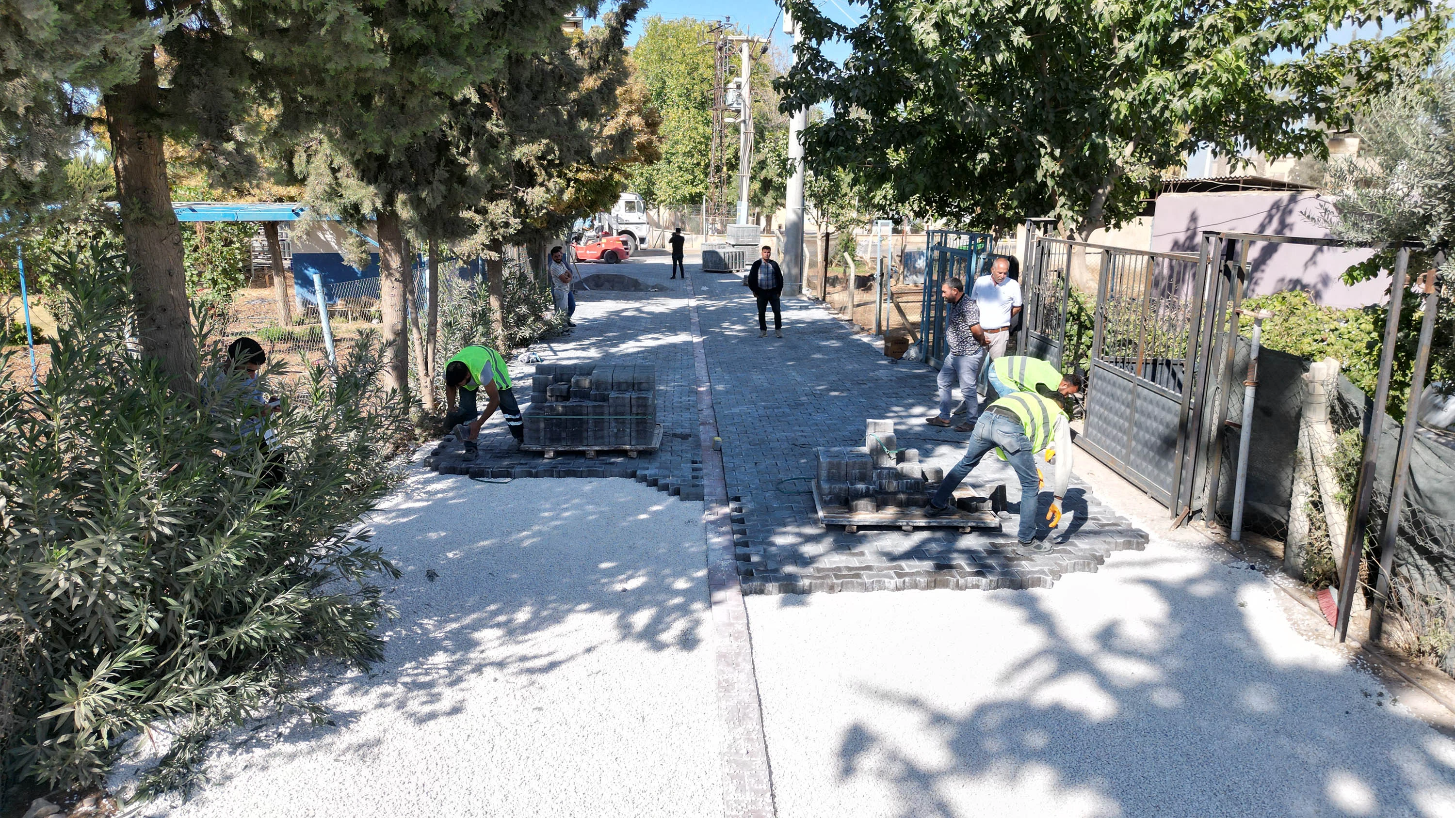 Haliliye’nin dört bir yanında yol mesaisi! 14 ekip, 12 mahalle…