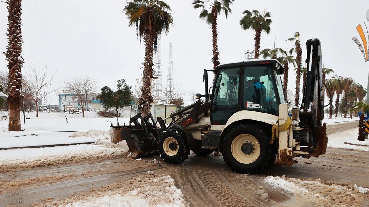 Harran’da karla mücadele: Ekipler teyakkuza geçti