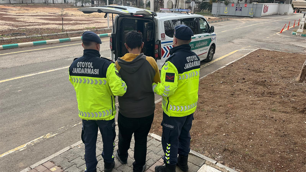 Şanlıurfa’da otoyolda hırsızlık! Araçtan çalınanlar pes dedirtti