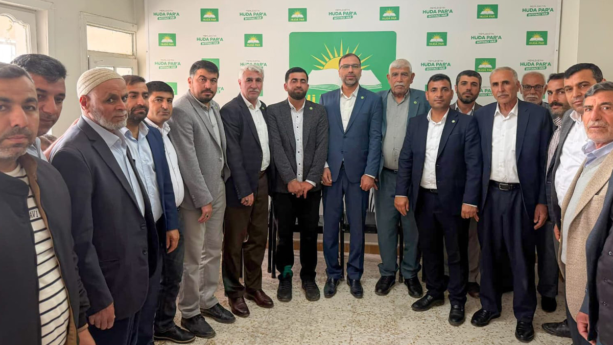 HÜDA PAR Suruç İlçe Kongresi gerçekleştirildi: Mevcut Başkan Yunus Fidan güven tazeledi