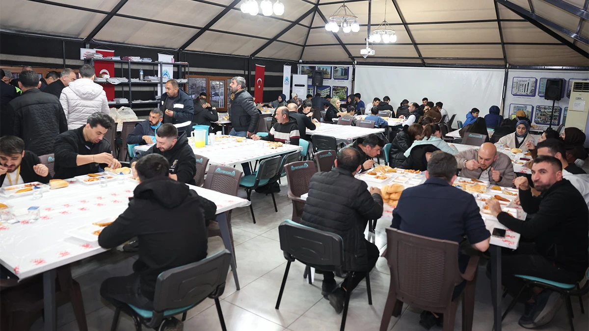 Eyyübiye’de Ramazan ruhu sofralarda can buluyor!