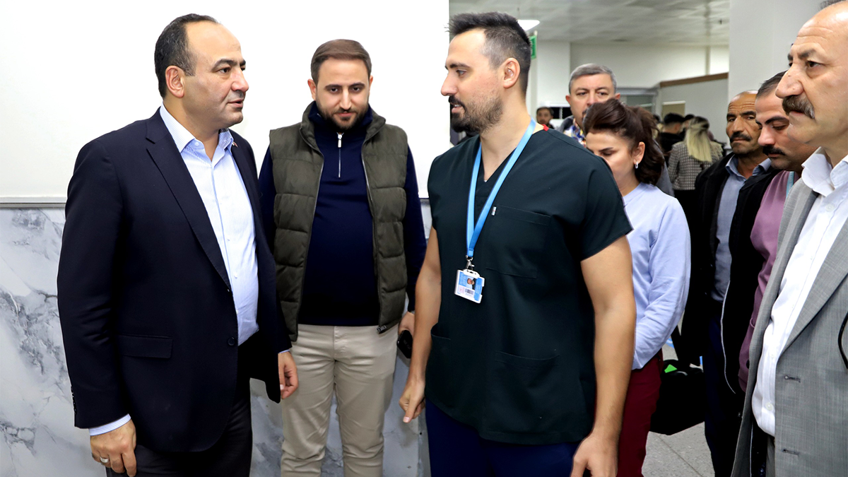 Haber vermeden gitti, tek tek inceledi! Şanlıurfa’da gece yarısı 'çat kapı' denetim