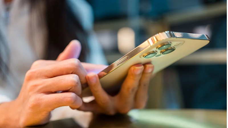 iPhone fiyatlarına dev zam: 100 bin TL'ye geçti