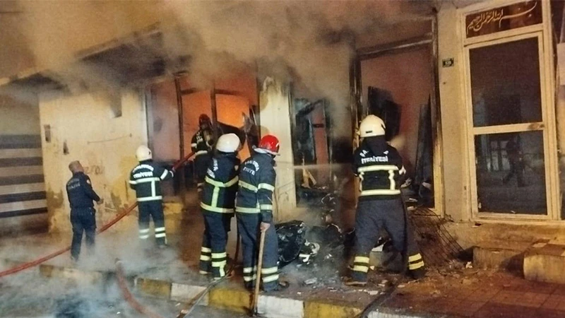 Şanlıurfa'da iki iş yeri alev aldı: Sabotaj iddiası