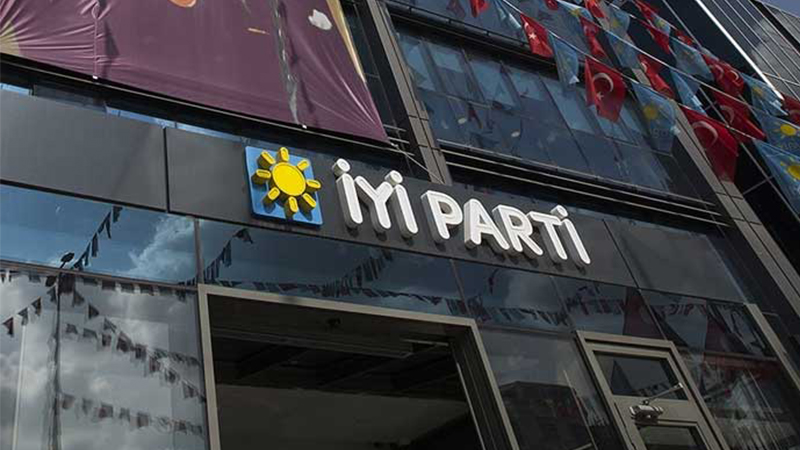 İYİ Parti’de üst düzey istifa!  Şanlıurfalı isim zehir zemberek açıklamayla ayrıldı