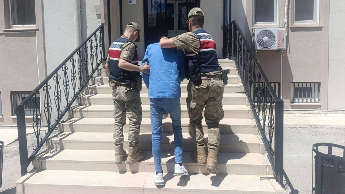 Şanlıurfa'da yağma suçundan aranıyordu! Jandarmanın operasyonuyla yakalandı