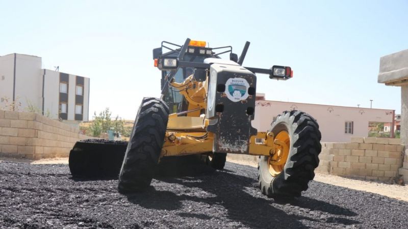 Bozova’da belediyeden kırsalda yol çalışması