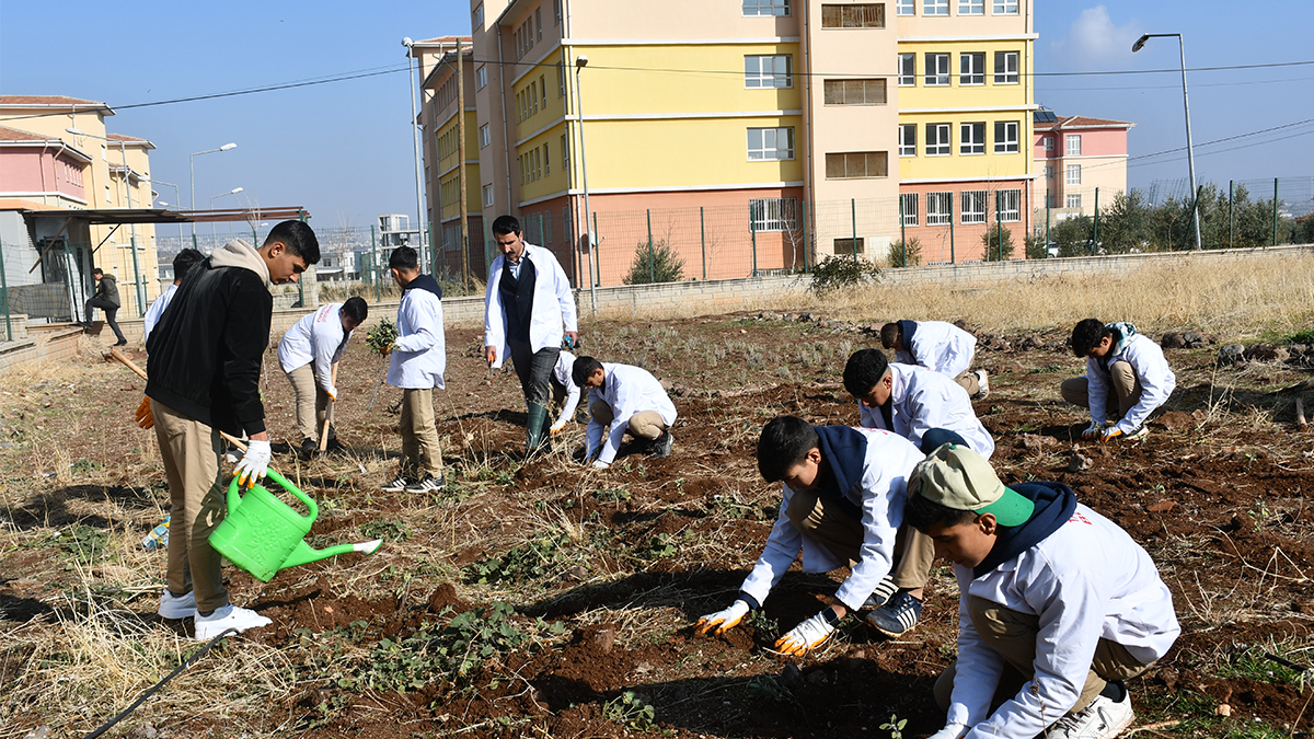 Öğrencilere 'tohumdan sofraya' tarım eğitimi