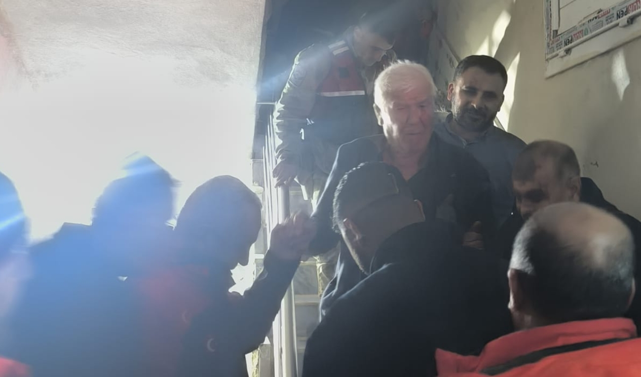 Şanlıurfa'da anjiyolu hasta hastaneden kaçtı! Aile güzel haberin peşinde...