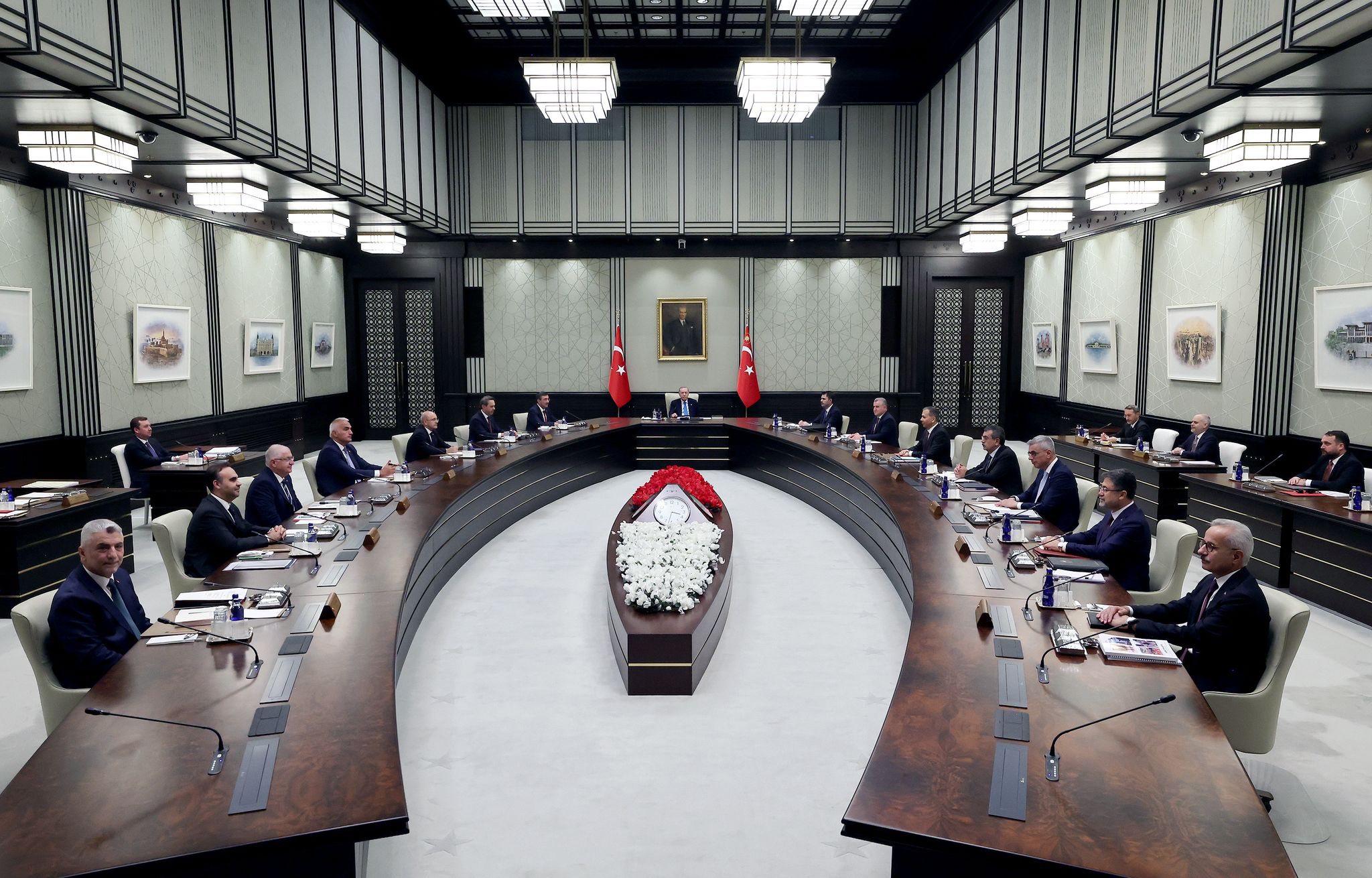 Flaş kulis: Sahte diploma skandalı kabineyi değiştirir mi?