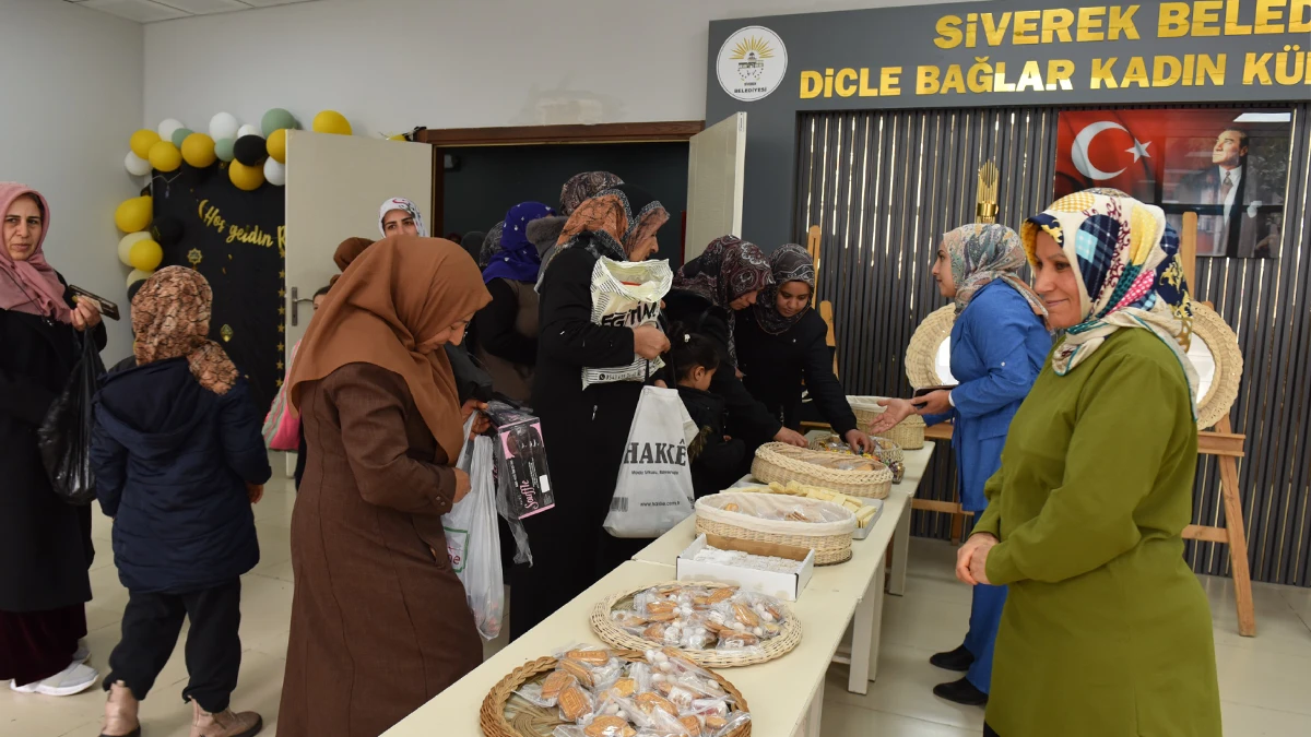 Siverek’te manevi gece! Zikirmatik ve mevlit paketleri dağıtıldı