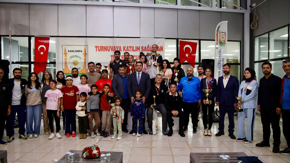 Şanlıurfa’da Cumhuriyet coşkusu tenis kortlarına taşındı