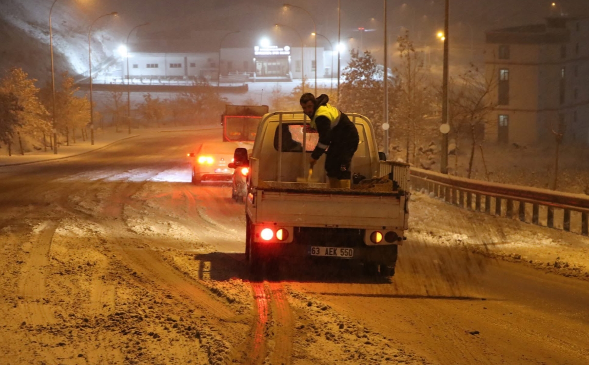 Sürücüler dikkat! Şanlıurfa'da bazı yollar trafiğe kapatıldı...