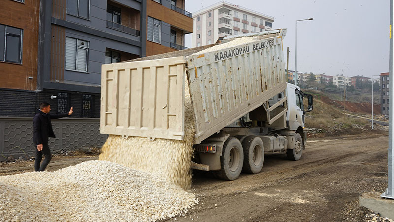 Karaköprü'de yeni yollarla ulaşım rahatlıyor