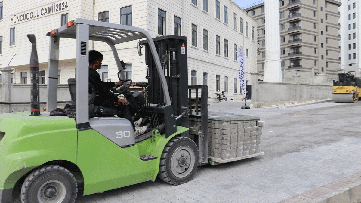 Karaköprü’de mahalledeki sokaklar yeni yüzüne kavuştu