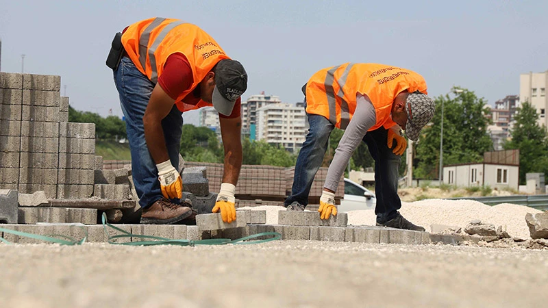 Karaköprü'de deforme olan yollar yenileniyor