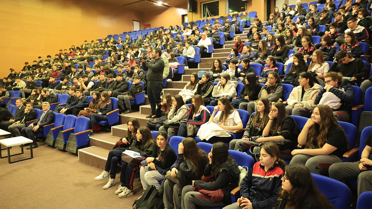 Bilim yolunda başarıya teşvik: Karaköprü’de gençler ödüllendirdi