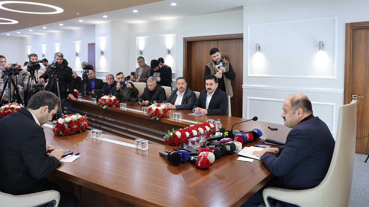Şanlıurfa'da tarihin en yoğun kar yağışı: Başkan Gülpınar afet yönetimi ve çalışmaları açıkladı