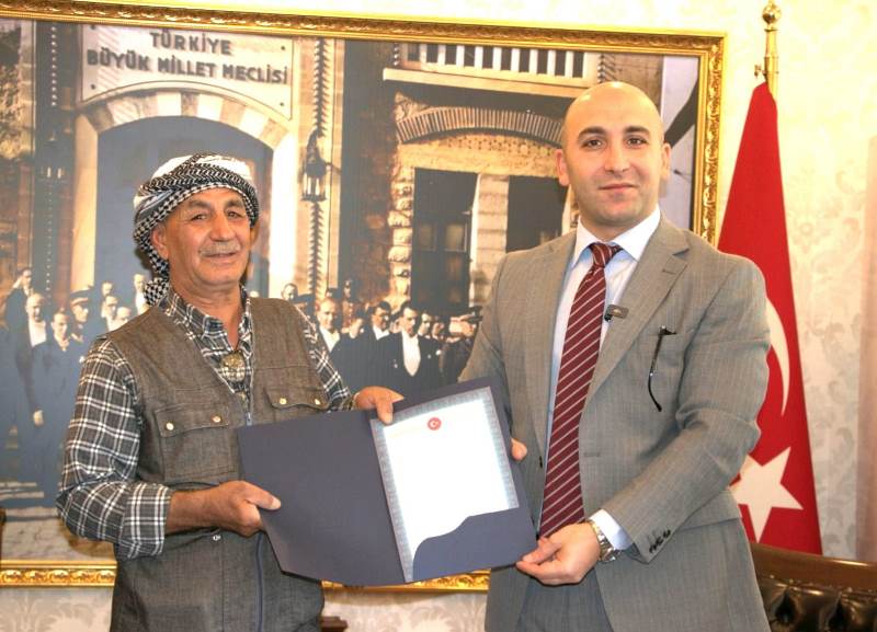 Yıllardır süren bekleyiş sona erdi: Şanlıurfa'nın ilçesinde tapu teslimi başladı!