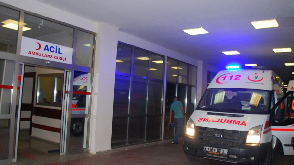 Şanlıurfa'da 2 otomobil çarpıştı: 1'i ağır, 2 yaralı