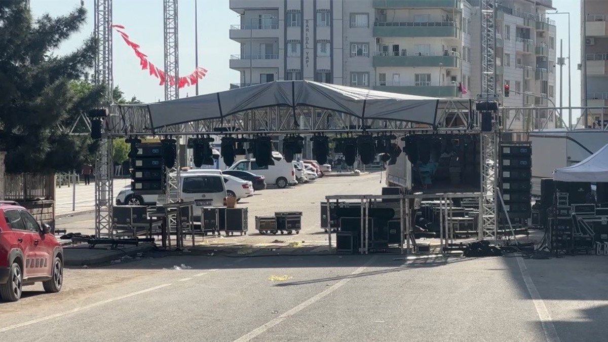 Şanlıurfa’da DEM Partili başkandan "Türk Bayrağı" ısrarı! Konser iptal edildi