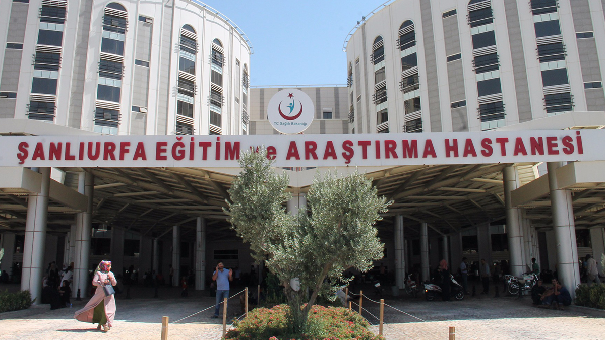 Şanlıurfa’da otomobil çocuğa çarptı! Durumu ağır