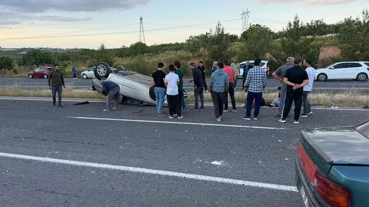 Şanlıurfa'da feci kaza! Otomobil ters döndü, 2 kişi yaralandı