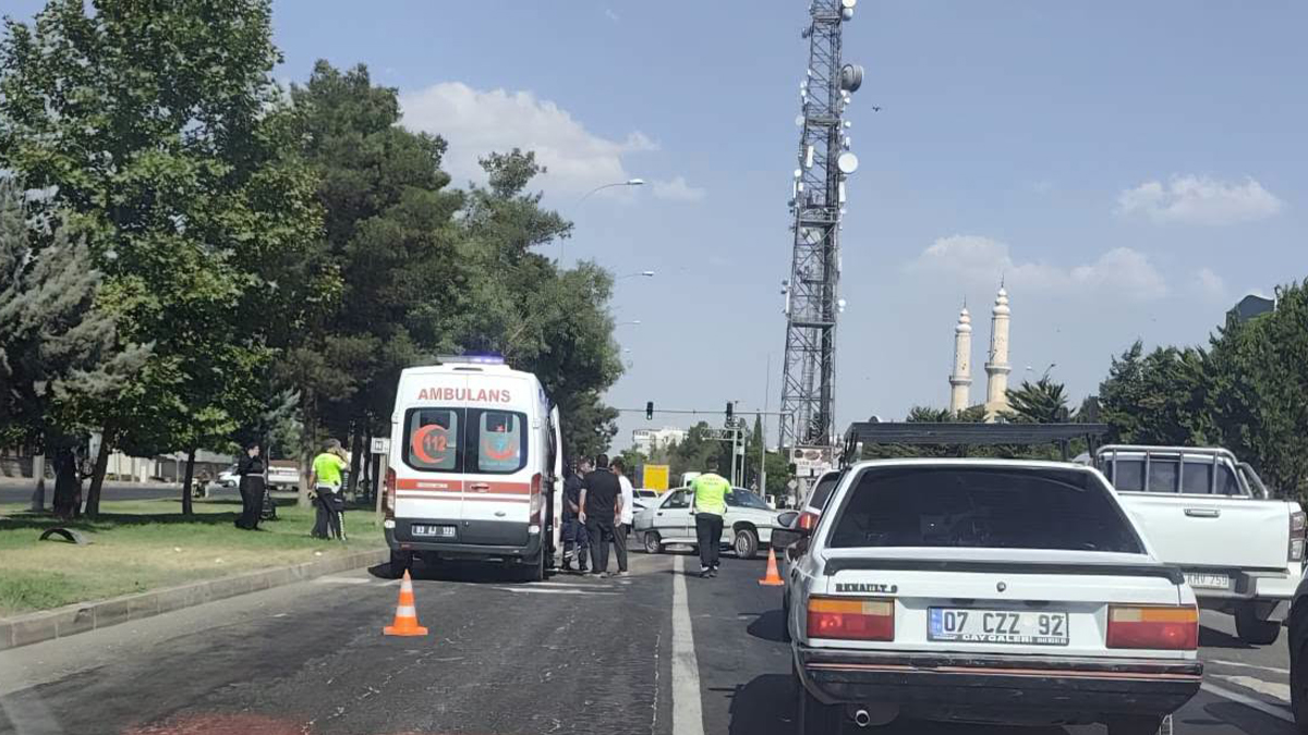 Şanlıurfa’da akşam saatlerinde korkutan kaza: 2 yaralı