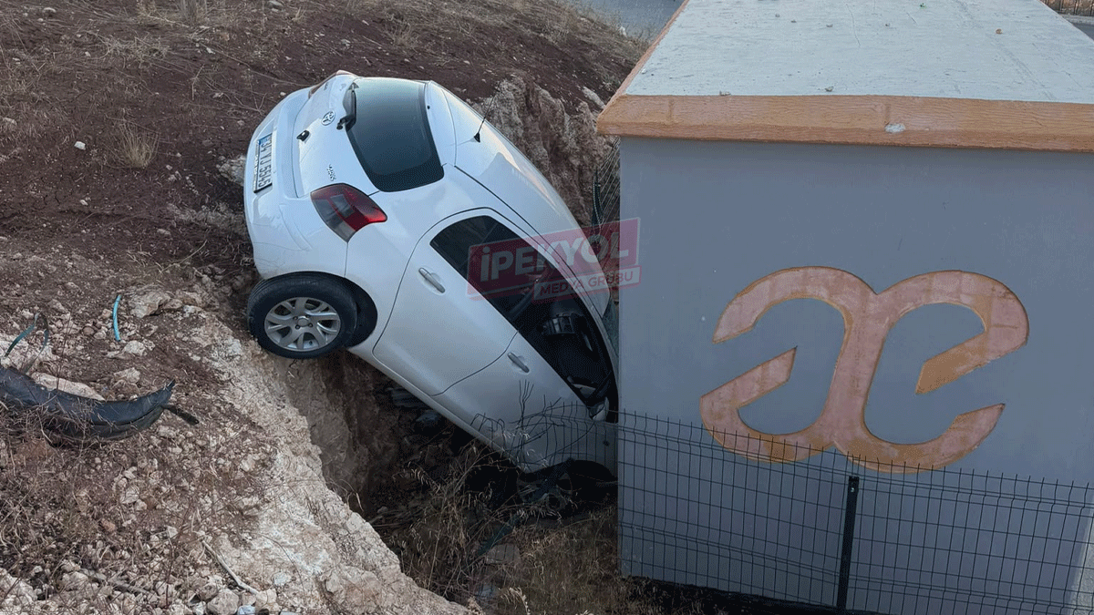 Şanlıurfa’da otomobil trafo çukuruna düştü!