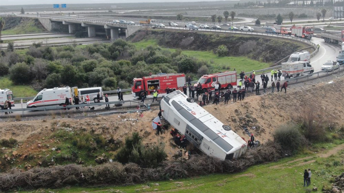 Yolcu otobüsü şarampole devrildi: Katliam gibi kazada 8 kişi öldü