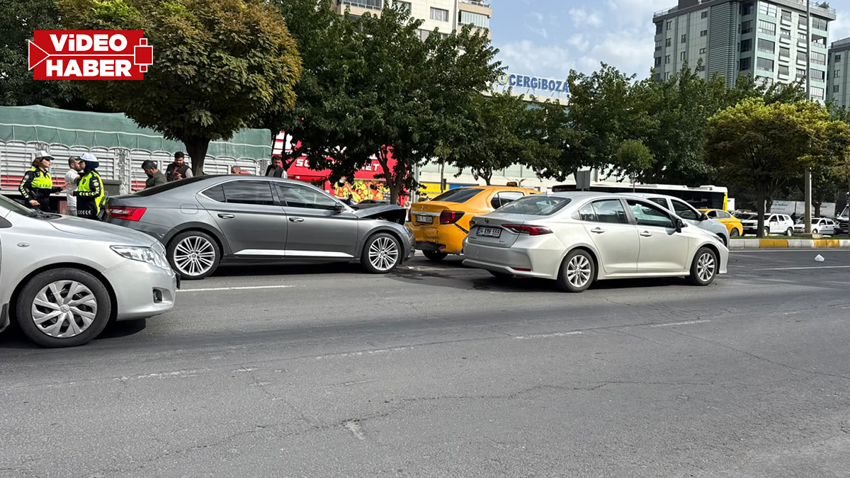 Şanlıurfa’da peş peşe çarpıştılar!