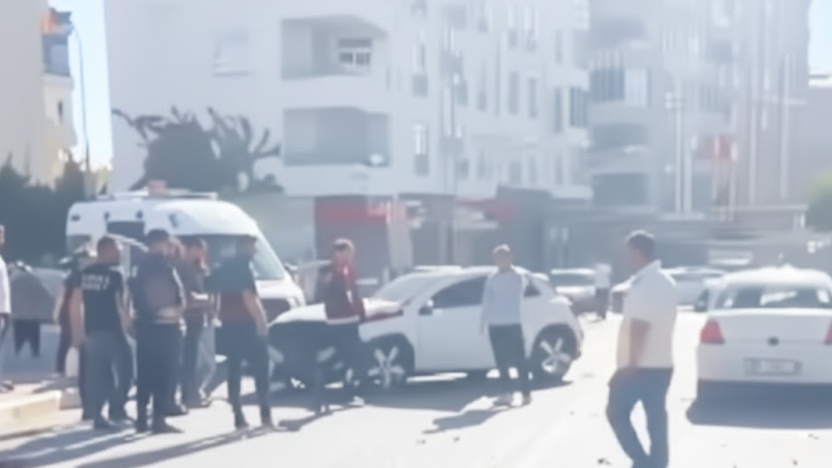 Şanlıurfa’da yol ortasında kaza! Araçlar birbirine girdi