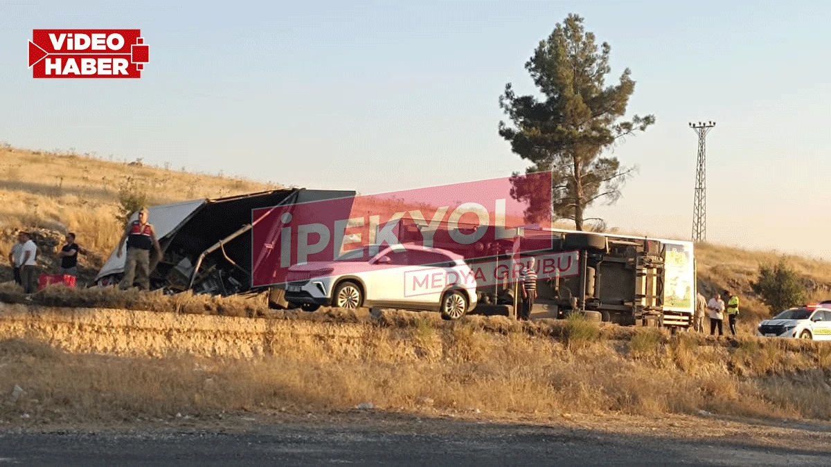 Şanlıurfa'da ölüm yolunda tır devrildi! Yaralı var