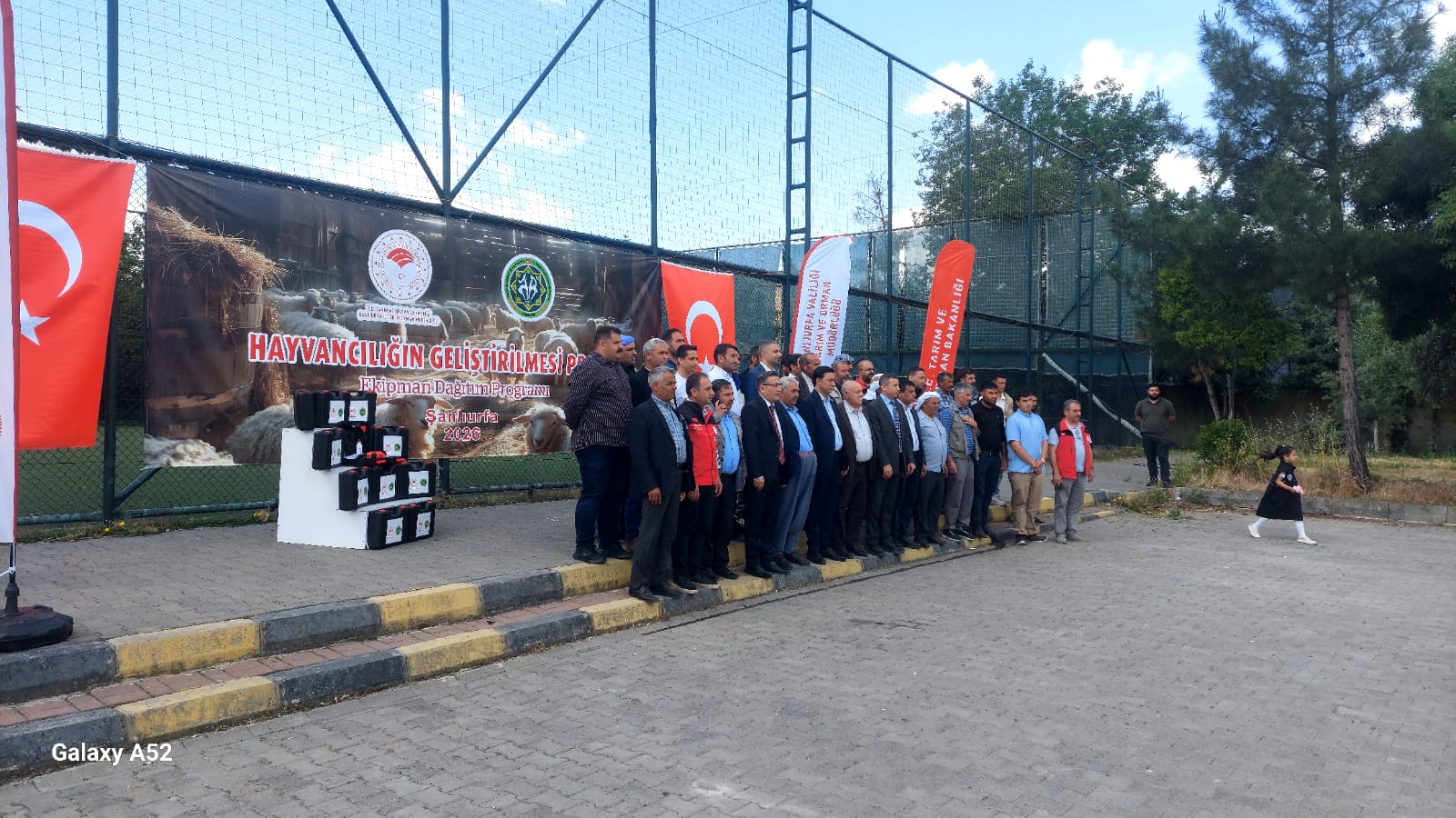 Şanlıurfa’da 155 yetiştiriciye kırkım makinesi dağıtıldı