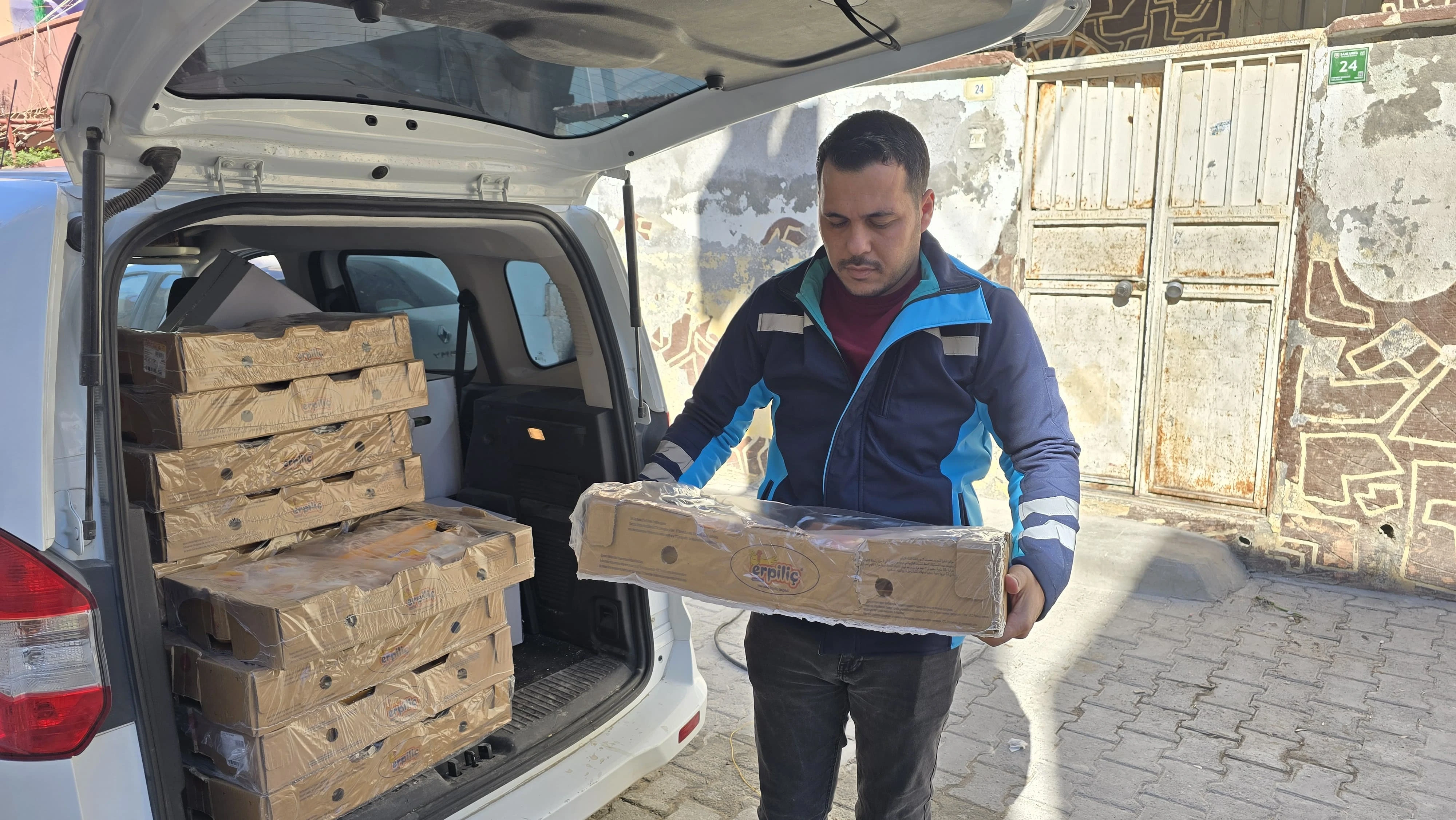 Şanlıurfa’da kırmızı etten sonra tavuk eti yardımı!